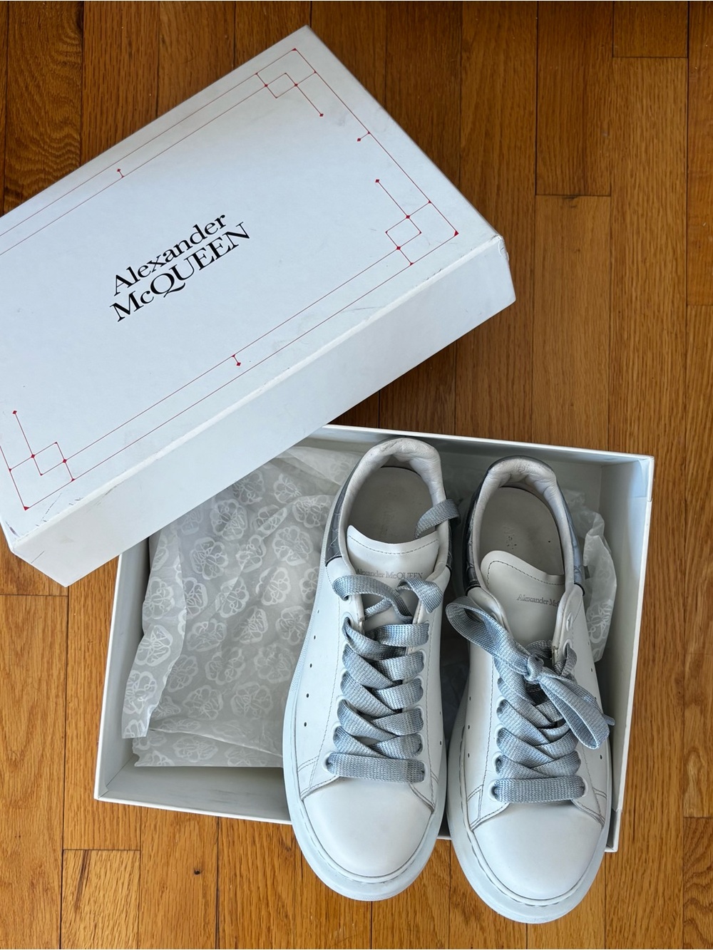 Alexander McQUEEN White Leather Platform Sneaker with Silver Accents - Picture 3 of 9
